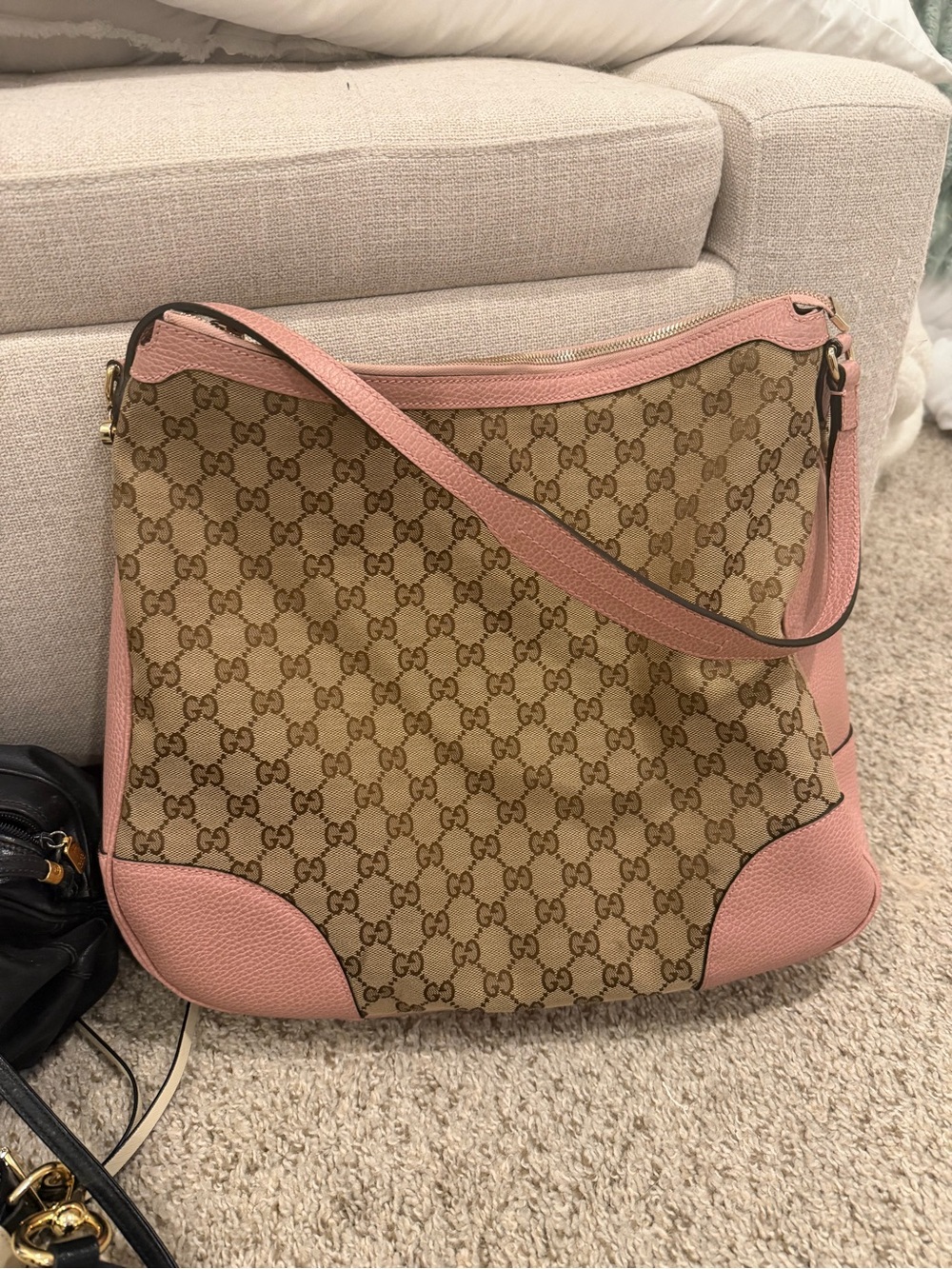 Gucci Beige GG Supreme Canvas Shoulder Bag with Pink Trim